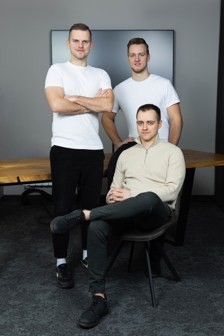 Adsmom dibinātāji: Kristiāns Lancmanis, Matīss Andersons un Raimonds Vizulis