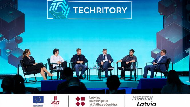 Techritory paneļdiskusija. Kājenē Finansē ES, NAP, LIAA un Mission Latvia logo ansamblis