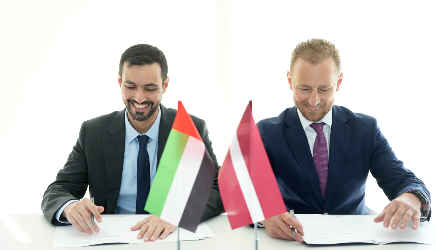Parakstīts sadarbības memorands starp Rīgas ostu un globālo ostu operatoru AD Ports Group