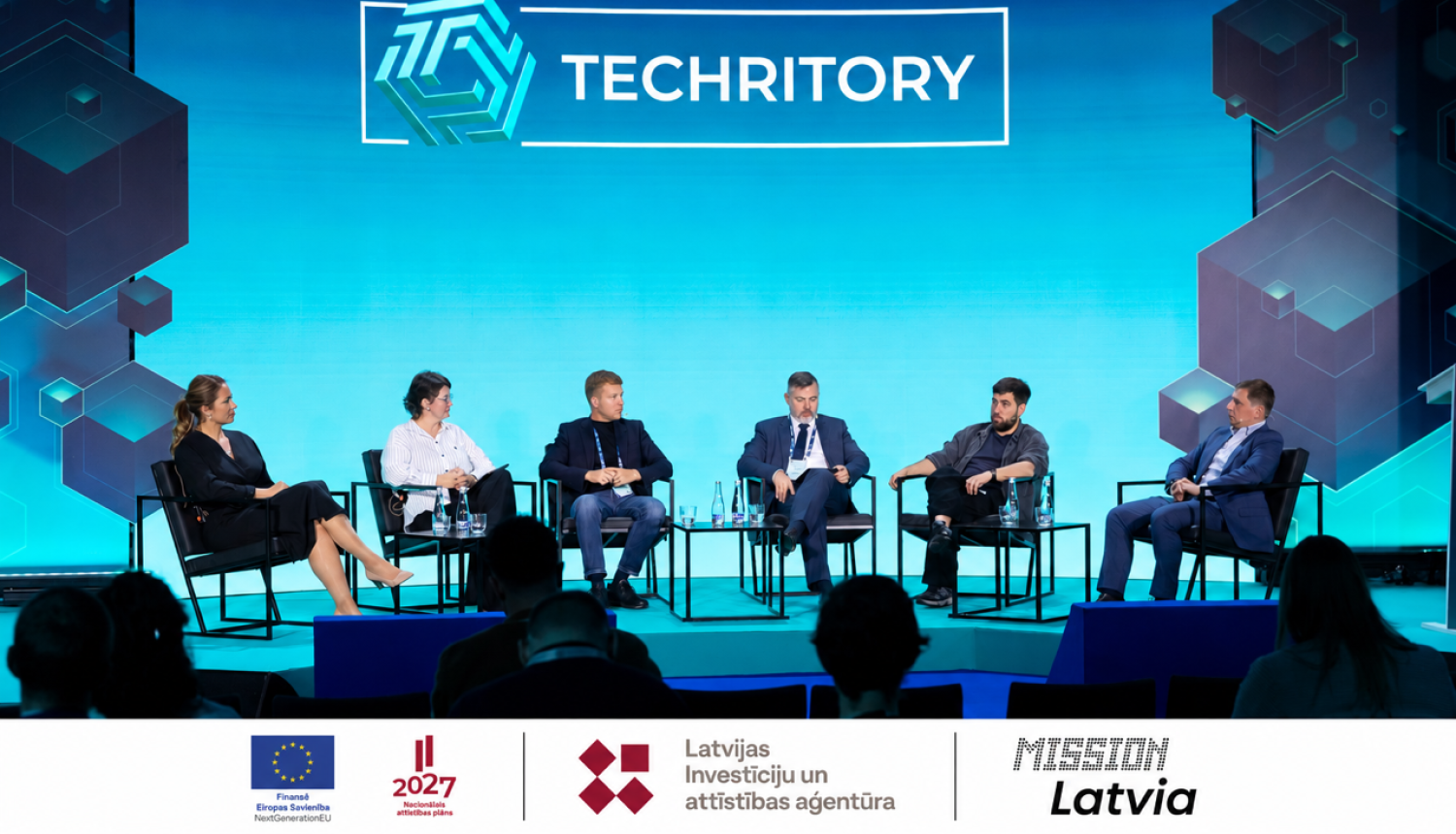 Techritory paneļdiskusija. Kājenē Finansē ES, NAP, LIAA un Mission Latvia logo ansamblis