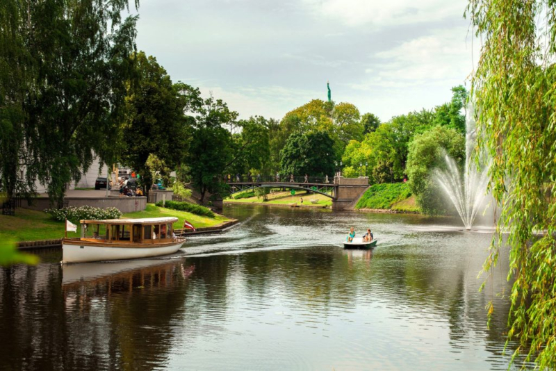 Boats pass along Riga's lovely canal (Pic: Girts Ragelis)