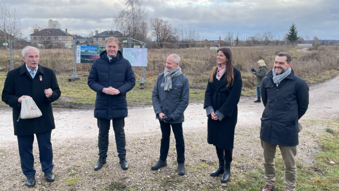 Atklāj zirņu proteīna rūpnīcas būvlaukumu Jelgavā