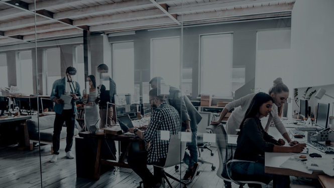 EY: pērn Latvijā uzsākts mazāk jaunu investīciju projektu, bet radīts vairāk darba vietu