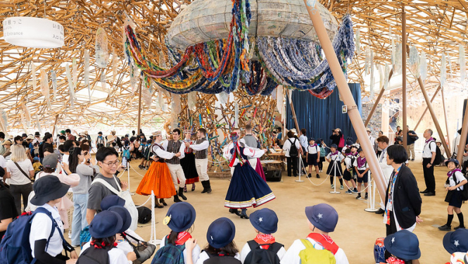 Latvijas tautas deju dejotāji "Expo 2025"