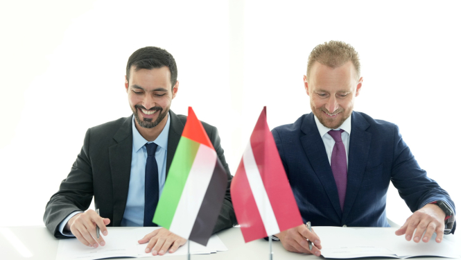 Parakstīts sadarbības memorands starp Rīgas ostu un globālo ostu operatoru AD Ports Group