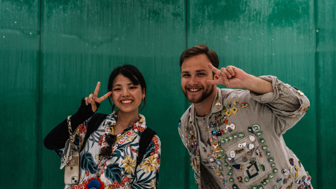 Japāņi sāka raudāt, uzzinot, ka Baltijas paviljons tiek slēgts: EXPO latviešu gidu stāsti