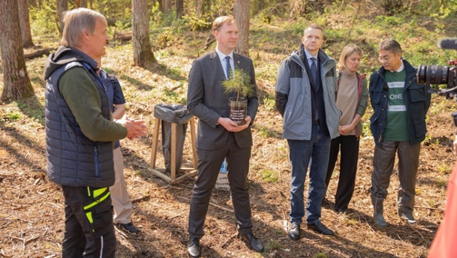 Par godu izstādei “EXPO 2025” Japānā Tērvetē iestādīts Osakas mežs