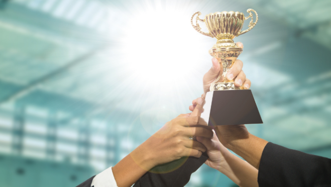 Vizuāls attēlojums kausam, kas simbolizē uzņēmēju panākumus