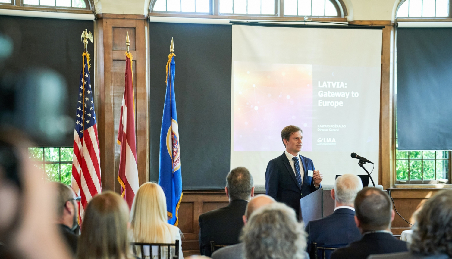 Foto - Valsts kanceleja. LIAA direktors XV Vispārējos latviešu dziesmu un deju svētkos Minesotā