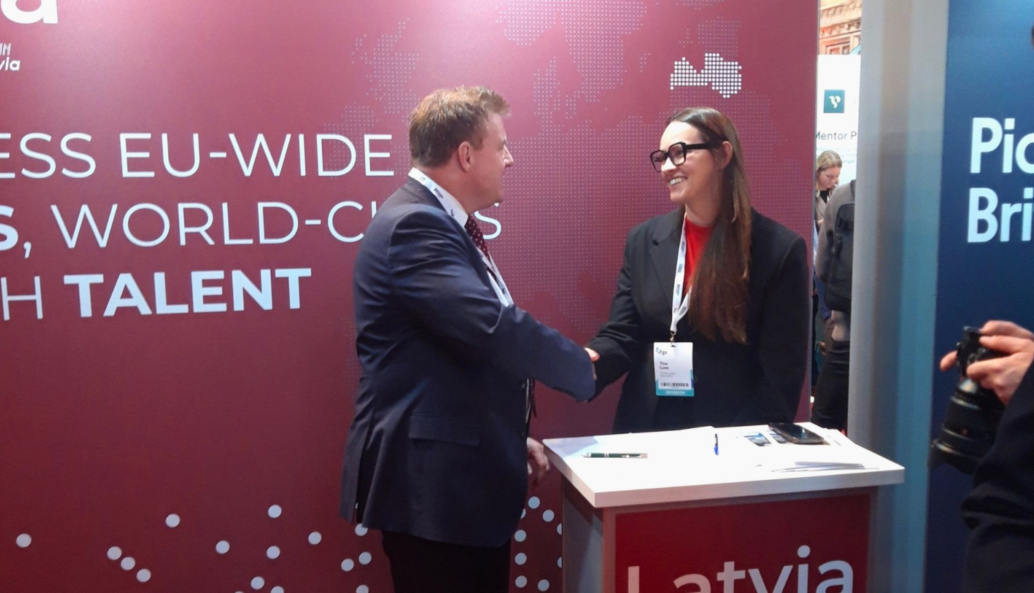 Latvijas fintech uzņēmumi stiprina sadarbību Apvienotajā Karalistē