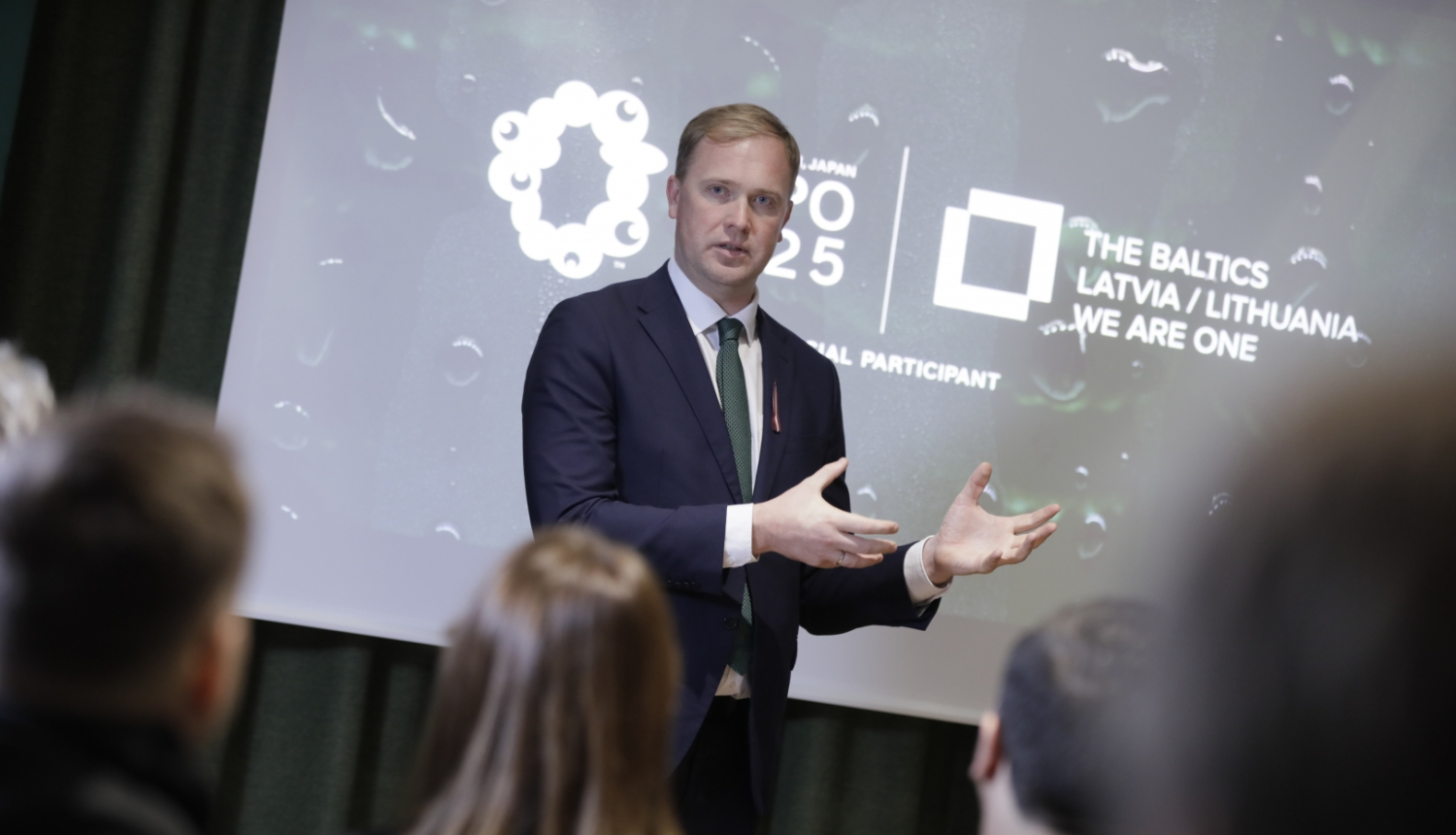 Ekonomikas ministrs expo paviljona preznetācijā