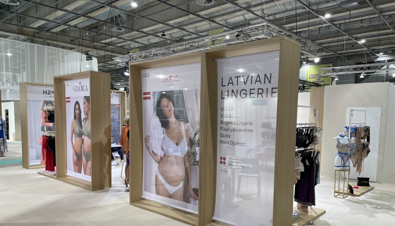 Seši Latvijas uzņēmumi piedalās apakšveļas izstādē “Curve Paris”
