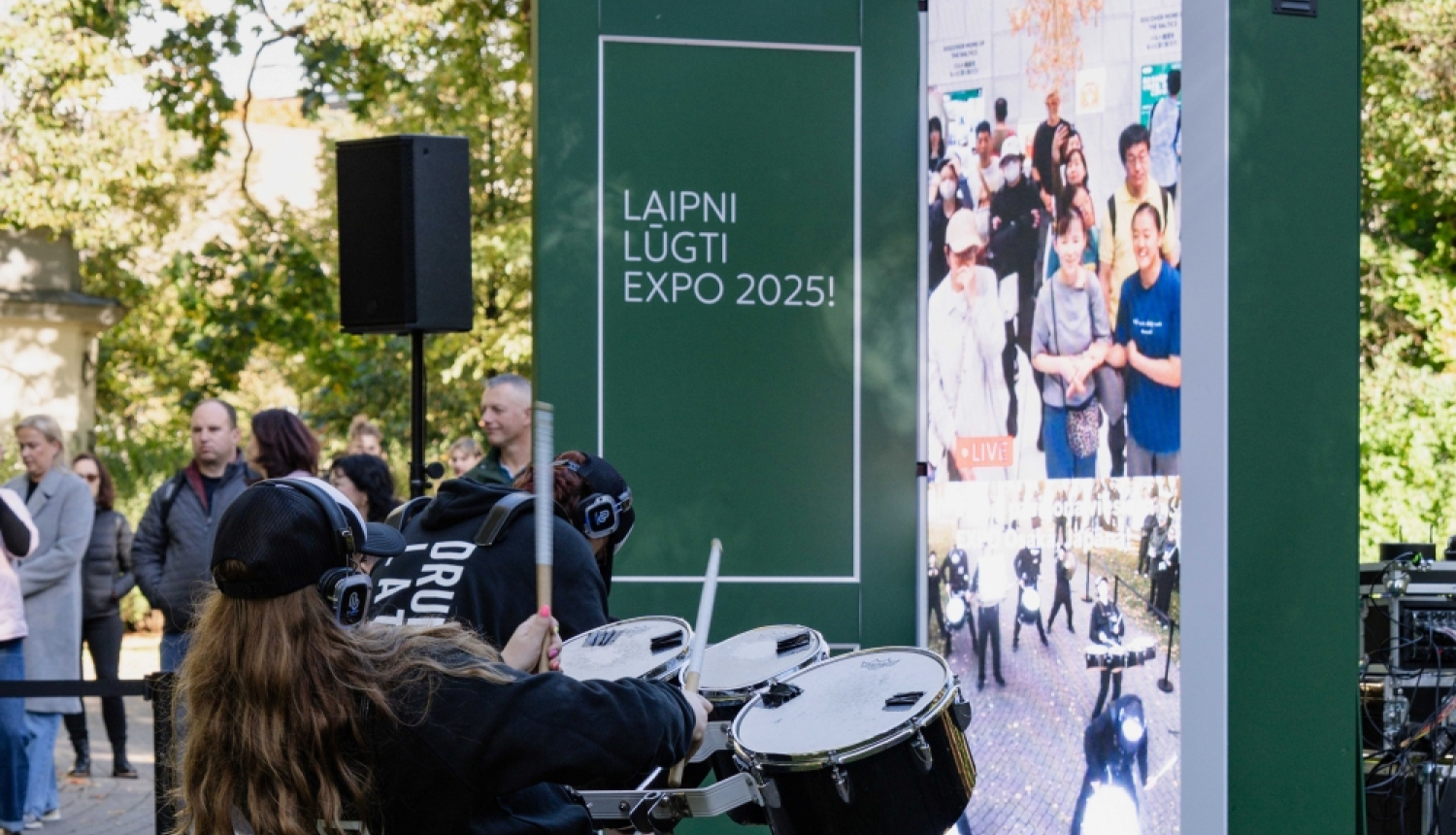 Vienotā ritmā – Latvijas bundzinieki liek japāņu sirdīm EXPO sisties straujāk 